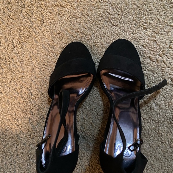 High heel - Picture 2 of 2